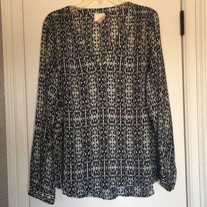 Black/White pattern blouse